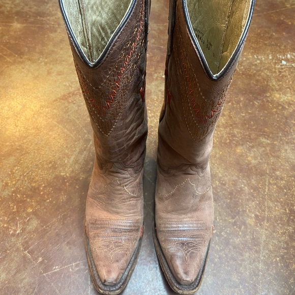 Circle G western boot with coral and gold detail - Picture 3 of 3